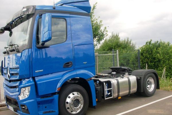 huhn-sonnenhof-lkw16655F3C5-A5E4-86B3-2A64-89E87490F6C9.jpg
