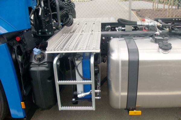 huhn-sonnenhof-lkw2F632A9FE-9924-A198-4AF9-BE4EA0A5FF46.jpg